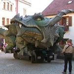 Создан самый большой огнедышащий робот-дракон в мире