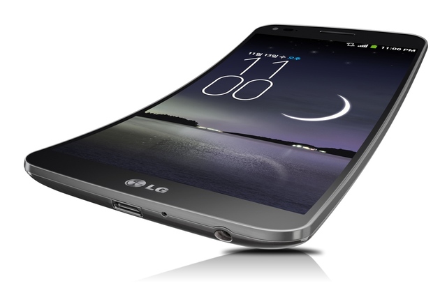LG согнула свой смартфон