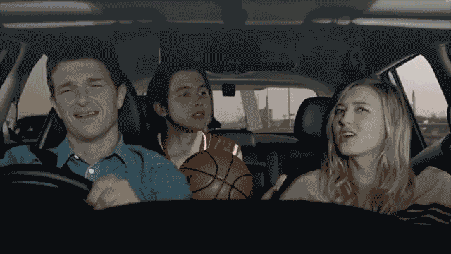 “Умное” зеркало заднего вида будет видеть сквозь пассажиров