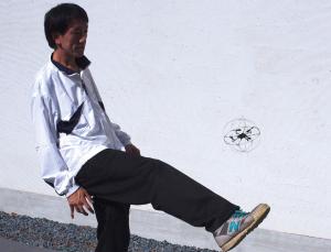 Летающие роботы сделают игры с мячами интересней