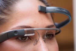 Думки навчились керувати Google Glass