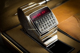 На eBay продається раритетний «розумний» годинник