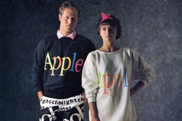 Як виглядав одяг від Apple