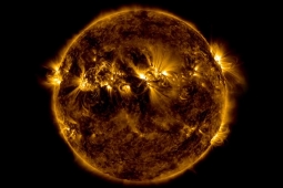 NASA показала 5 років з життя Сонця