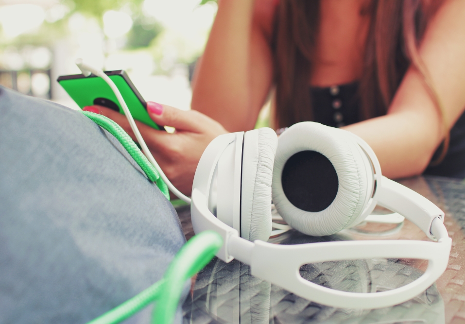 5 мобільних додатків, що дозволяють слухати музику онлайн