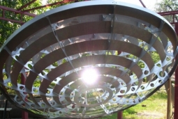 Харків’янин створив унікальний сонячний концентратор