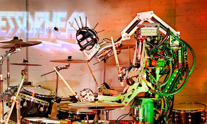 Рок-гурт роботів збирає кошти на створення вокаліста