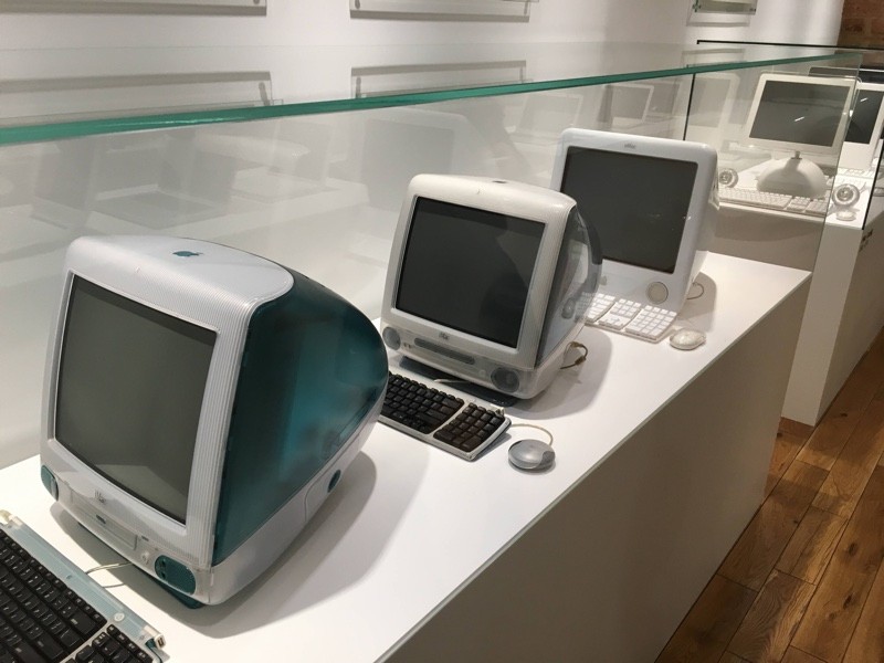 У Чехії відкрили найбільший у світі приватний музей Apple