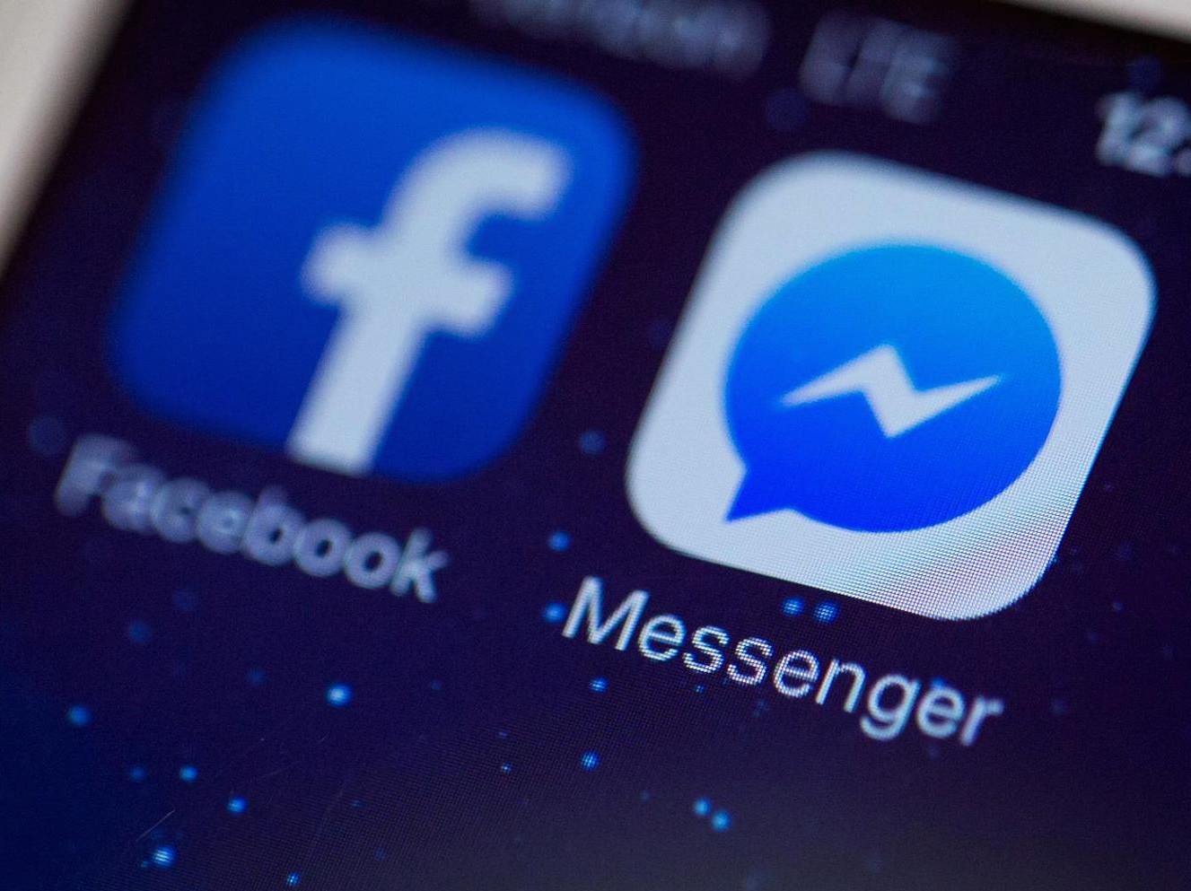 Як налаштувати колір бесіди у Facebook Messenger