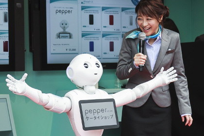 Японці приймають роботів до школи