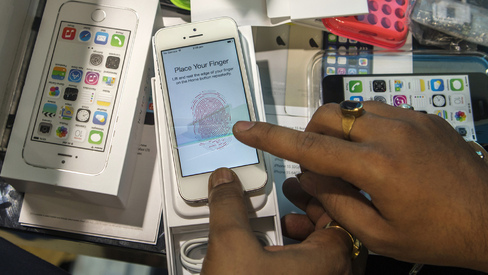 Індія рятується від телефонів Apple, які були у вжитку