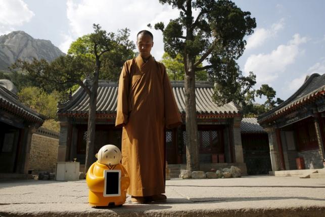 Релігія залучає хайтек-роботів у монахи