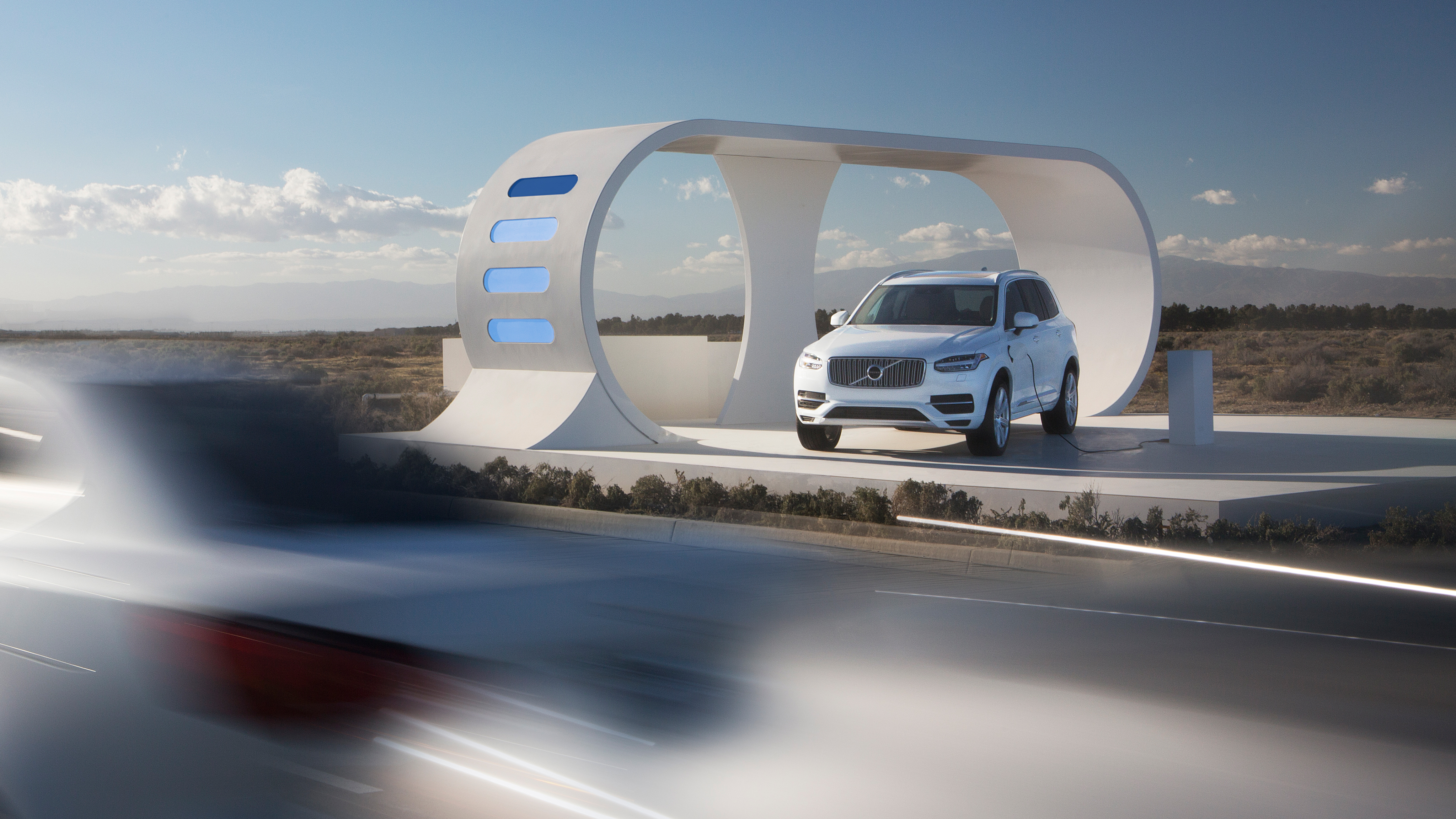 Volvo пропонує грабувати автомобілі на шосе