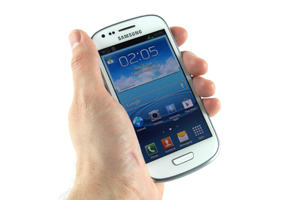 Samsung випустив «кошерний» смартфон