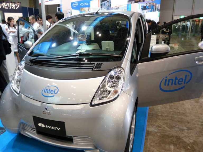 Після розчарування у смартфонах Intel займеться автомобілями