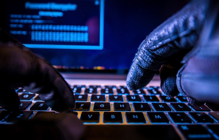 ФБР масово хакає комп’ютери, щоб захистити їх від Hafnium