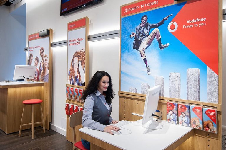 Як працює перший фірмовий магазин Vodafone: статистика його роботи