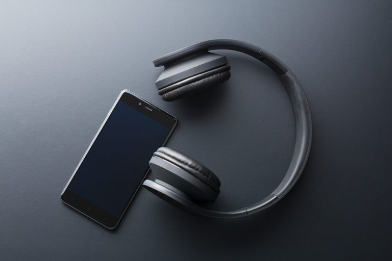 Як підключити бездротові навушники до iPhone 7 та 7 Plus