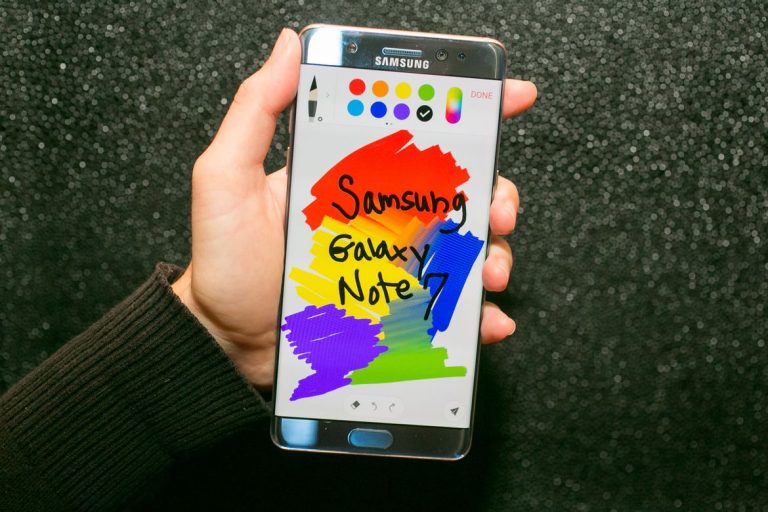 Samsung знову продаватиме вибуховий Galaxy Note 7