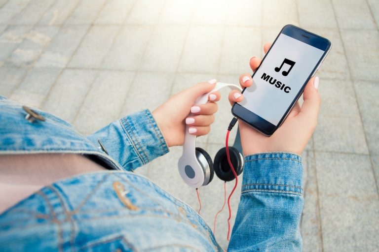Музика на смартфоні: як ми її любимо