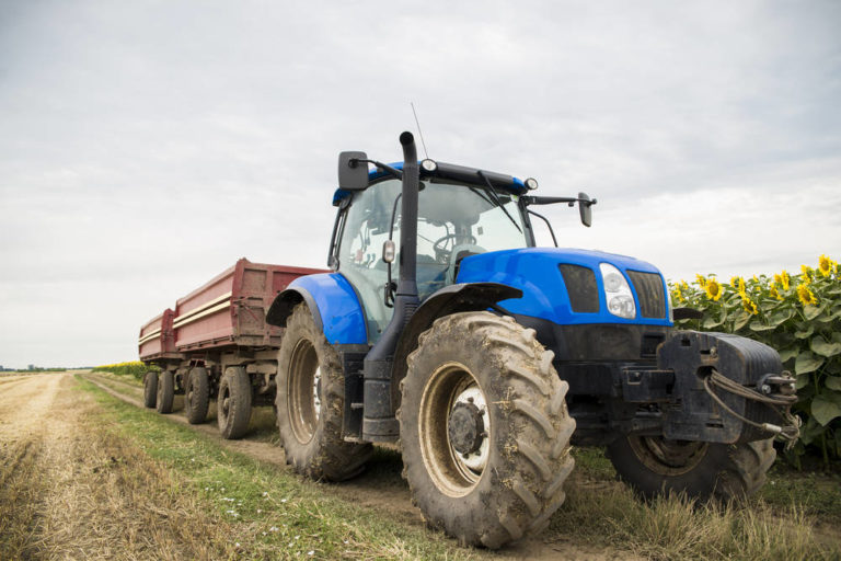 Почему американские фермеры взламывают свои тракторы украинской прошивкой