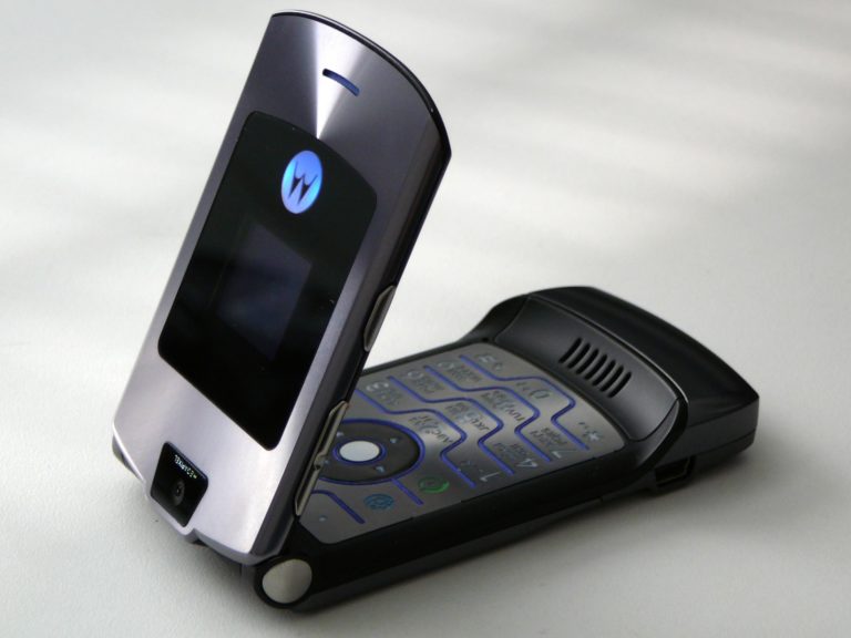 Чергову легенду відродять: Motorola Razr v3