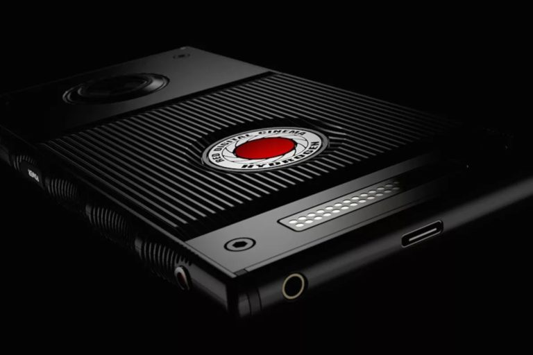 Компанія RED анонсувала Hydrogen One – перший смартфон з голографічним дисплеєм