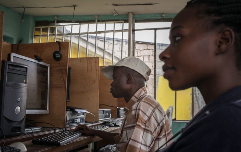 В Конго замедлят интернет, чтобы пользователи не могли публиковать оскорбительные картинки
