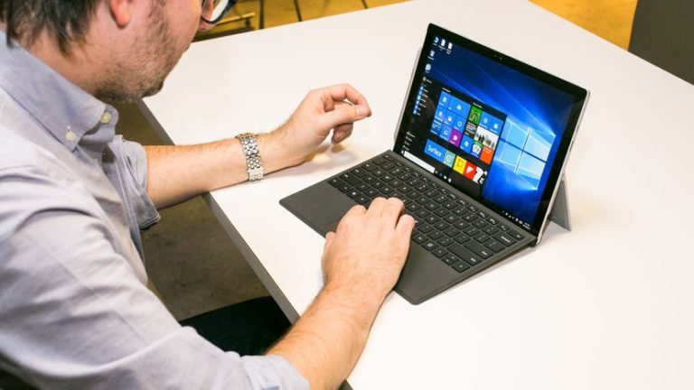 Microsoft може перестати випускати комп’ютери Surface