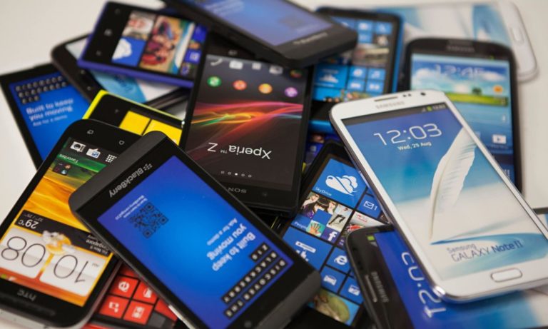 Крупнейший мировой рынок смартфонов переживает рекордное падение