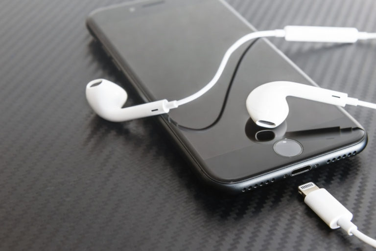 Як підвищити доступну максимальну гучність музики на iPhone