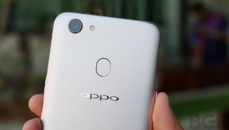 Безрамковий смартфон Oppo A83 – фото і деякі подробиці