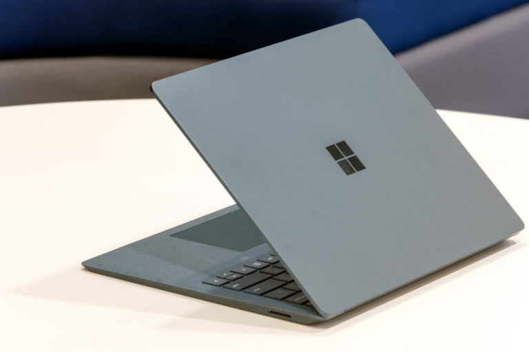 Спрощену версію ноутбука Surface Laptop оцінено в $799