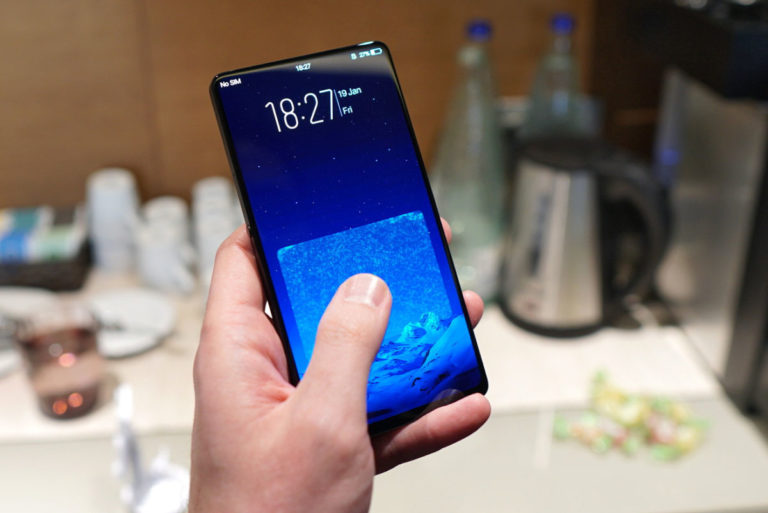 Новый смартфон Vivo Apex с выдвижной камерой и без рамок вокруг дисплея