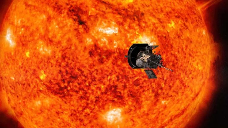 Как зонд Паркер сможет коснуться Солнца и не сгореть