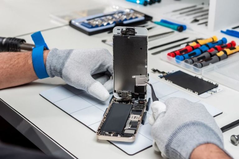 Apple возвращает донорство запчастей: она позволила ремонтировать iPhone деталями из других айфонов