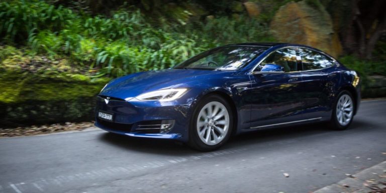 Хакери перехопили контроль над автопілотом Tesla та змусили автомобіль виїхати на зустрічну смугу