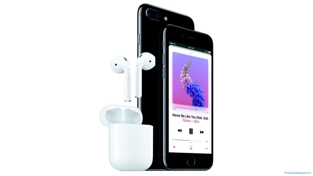 apple_airpods_with_iphone_7_and_iphone_7