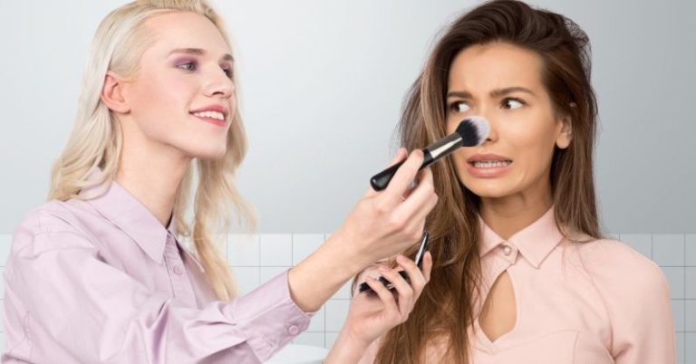 YouTube готовит опцию для женщин: они смогут повторить макияж из видео без косметики