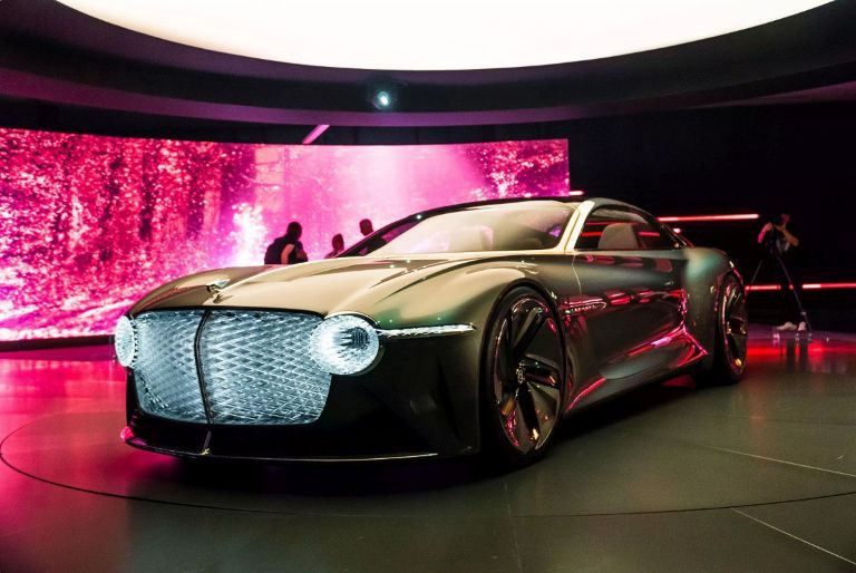 Круче, чем Tesla: Bentley показала электрокар премиум-класса