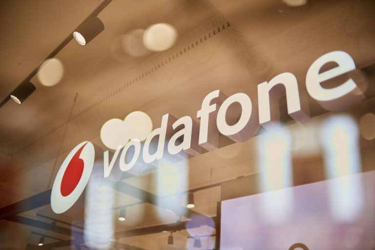 Магазини Vodafone частково повертаються до роботи