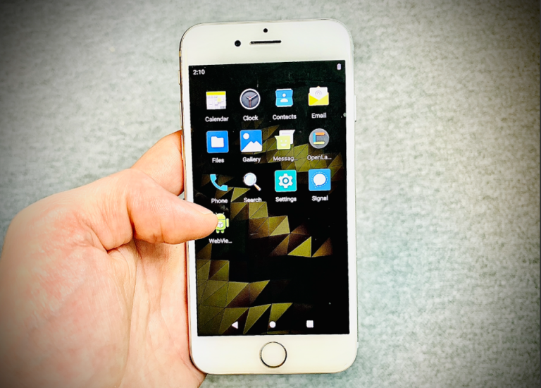 На iPhone запустили Android