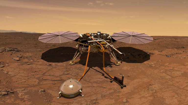NASA починило марсианский зонд InSight ударом лопаты