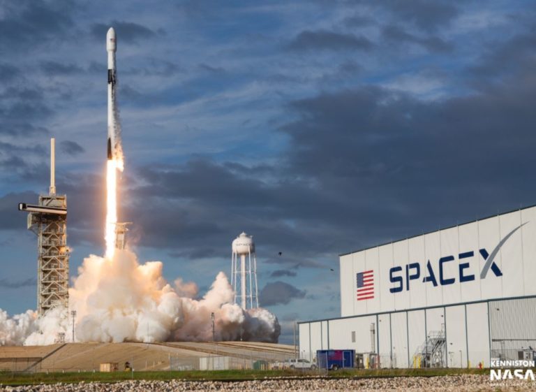 Компанія SpaceX Ілона Маска хоче встановити на Марсі свої закони