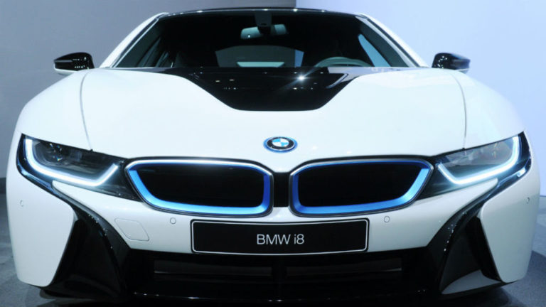 BMW запроваджує передплату на функції автомобіля