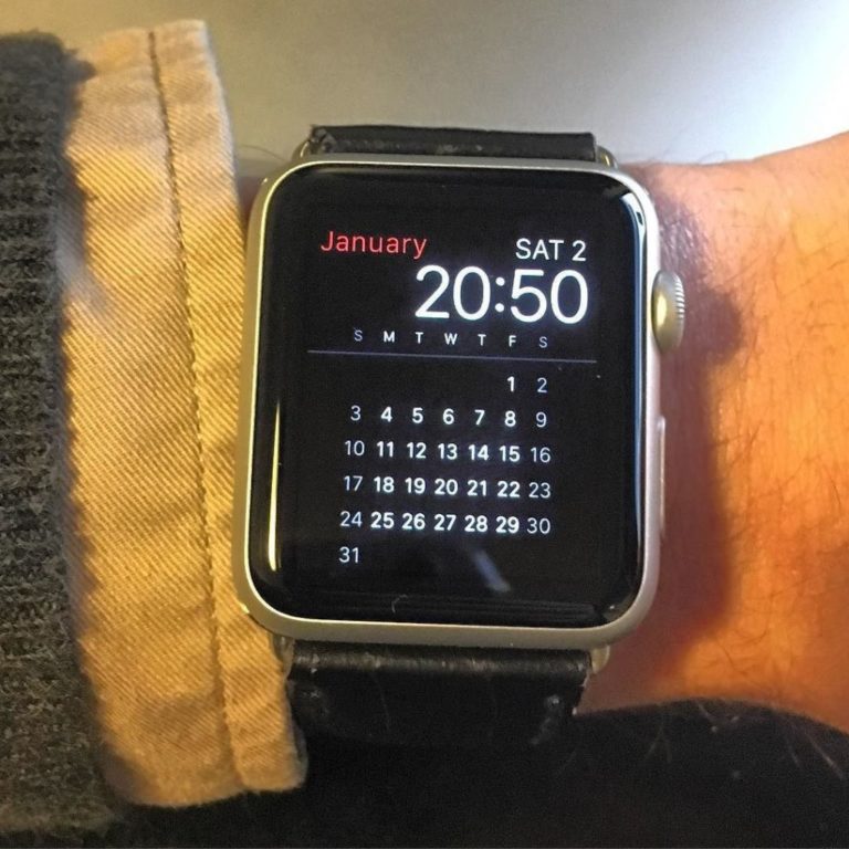 Как на Apple Watch восстановить отображение даты