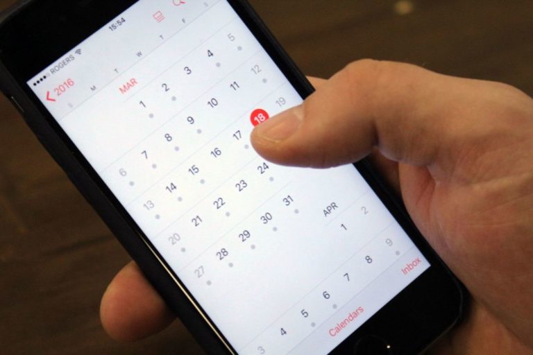Как на iPhone вернуть удаленное приложение календаря