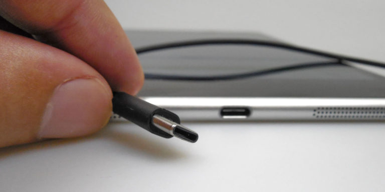 Потужність кабелів та зарядних USB Type-C підкаже логотип