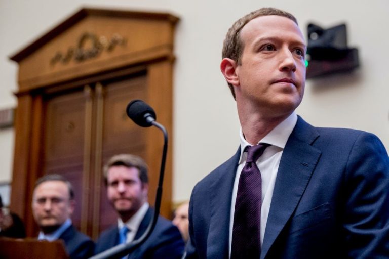 Facebook заплатила $5 млрд, чтобы защитить Цукерберга от проблем