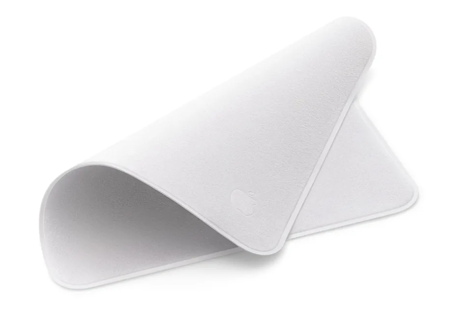 Apple дозволяє чистити екран MacBook Pro лише салфеткою за 25 євро